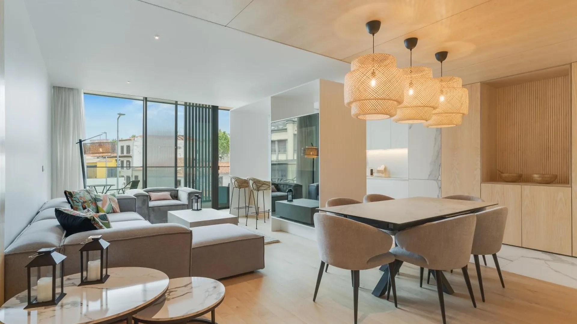 Chic Two-Bedroom En Suite In Central Town - Savoy Residence Φουνκάλ