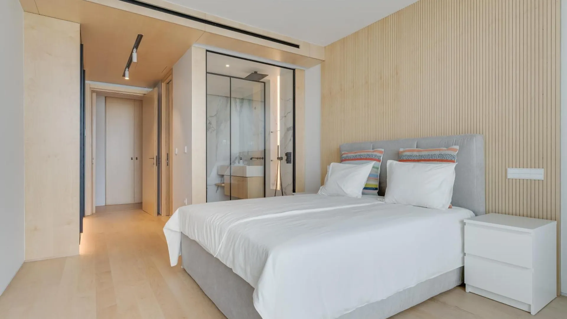 Chic Two-Bedroom En Suite In Central Town - Savoy Residence Φουνκάλ