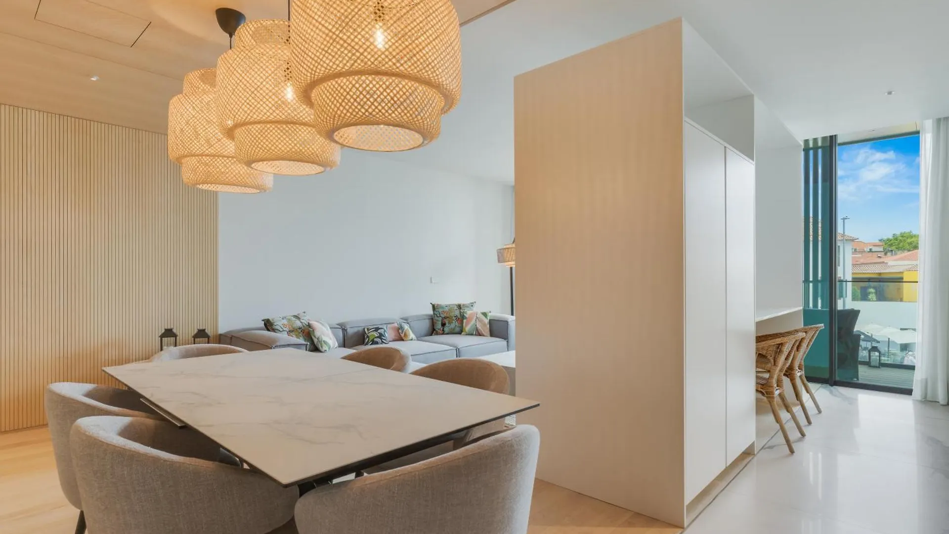 Chic Two-Bedroom En Suite In Central Town - Savoy Residence Φουνκάλ Διαμέρισμα