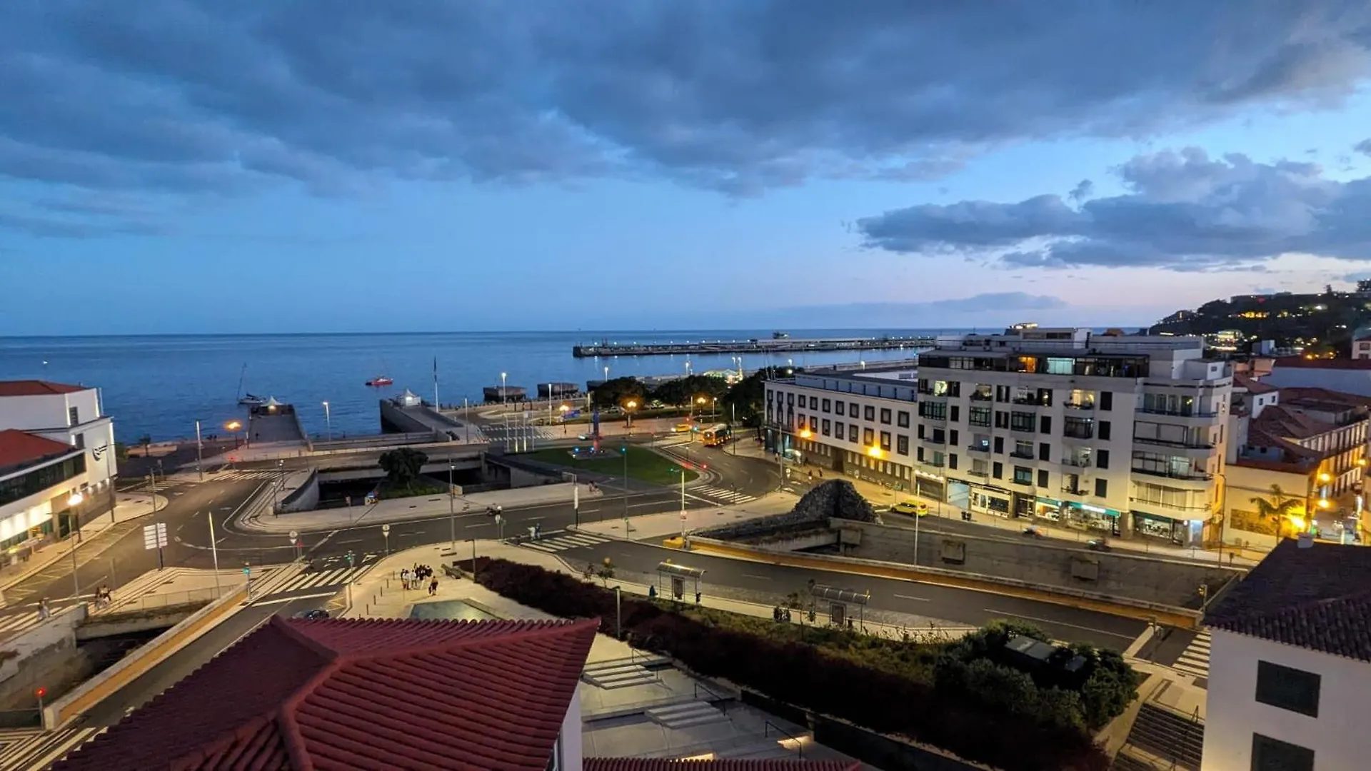 Chic Two-Bedroom En Suite In Central Town - Savoy Residence Φουνκάλ Διαμέρισμα